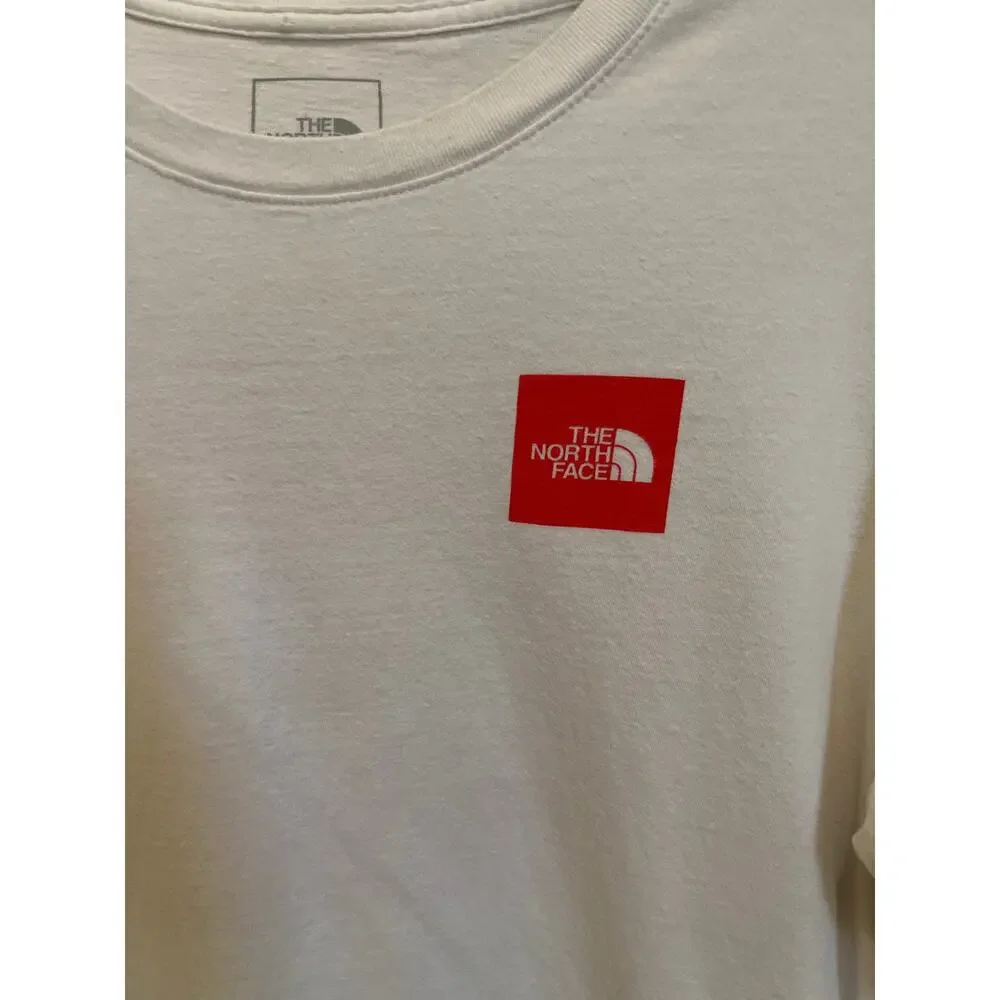 The North Face Men's Long Sleeve Red Box T-Shirt Size Large EUC Streetwear